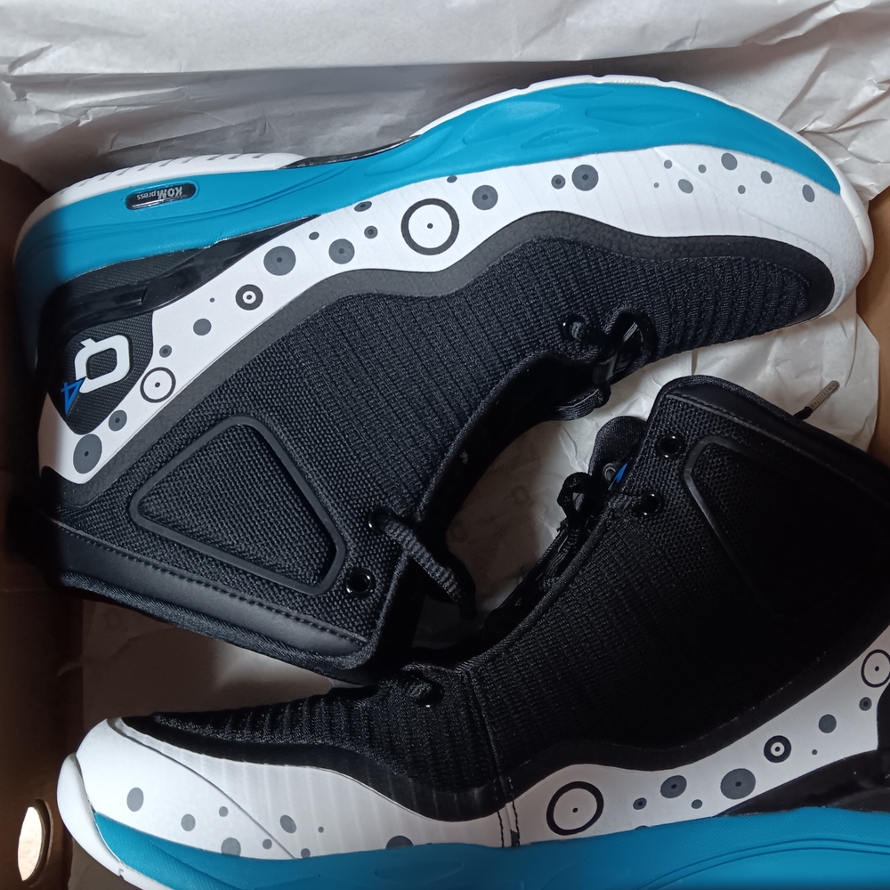 Men's Black and Blue Basketball Shoes